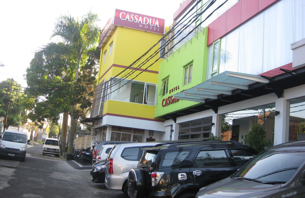 Cassadua Hotel & Residence Бандунг Экстерьер фото